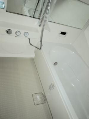 Bathroom. Indoor (11 May 2013) Shooting