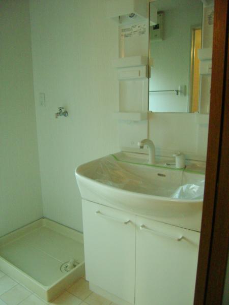Wash basin, toilet. It is settled cleaning