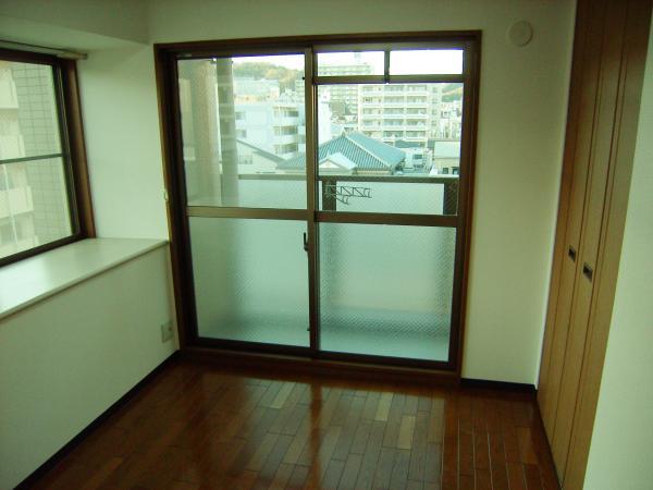 Non-living room. There is a sense of open