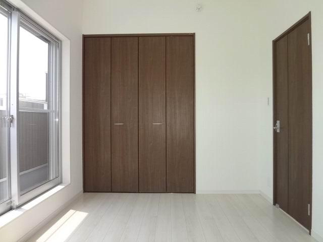 Non-living room. 3 Kaiyoshitsu 6 Pledge. balcony ・ With closet. Is yang This good at MinamiMuko. 