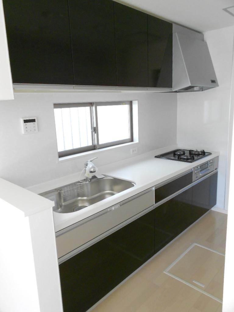 Same specifications photo (kitchen)