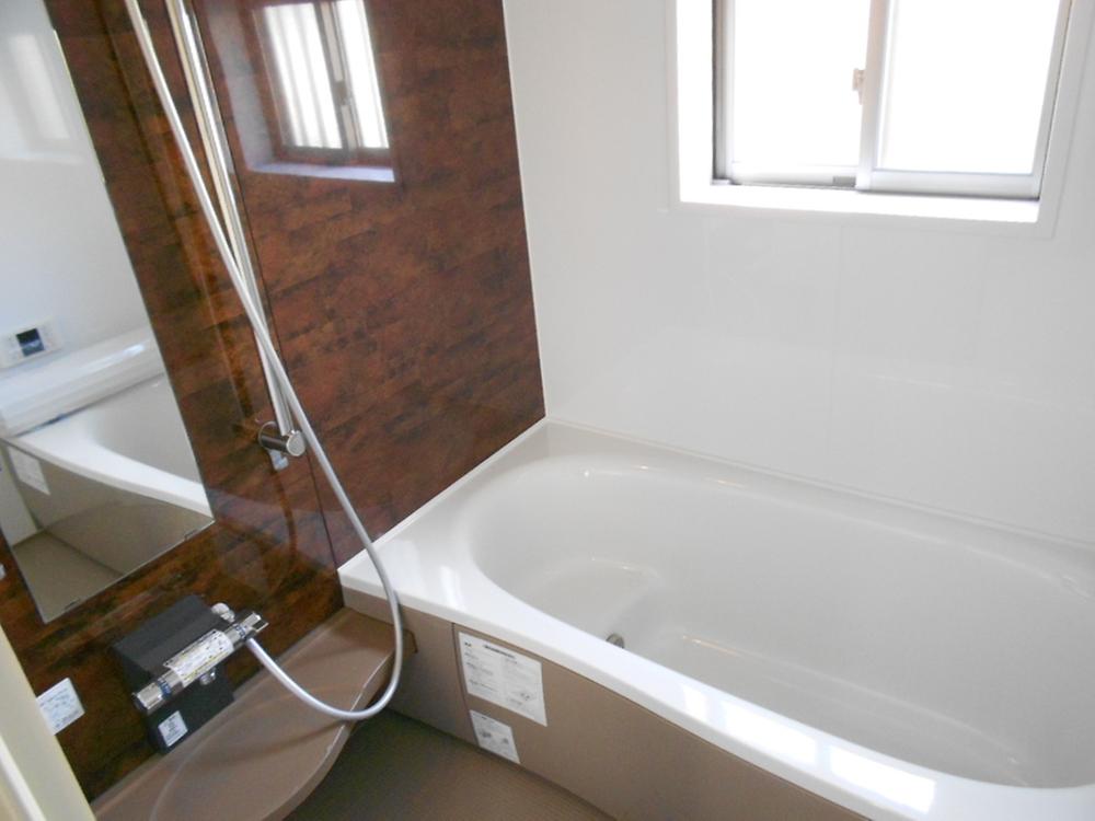 Same specifications photo (bathroom)