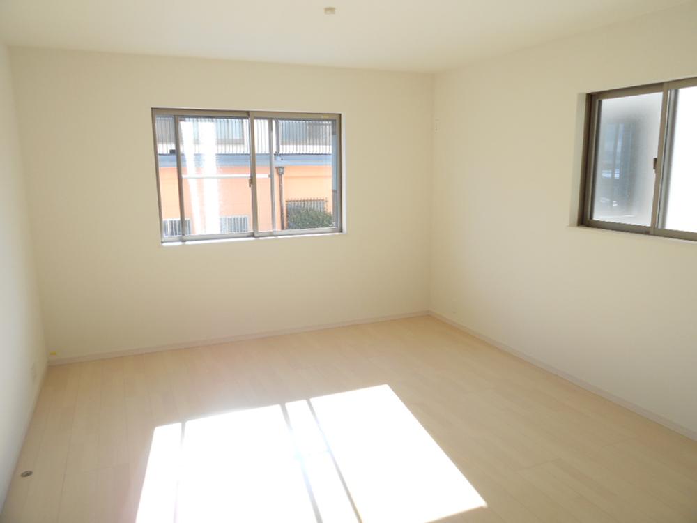 Same specifications photos (living)