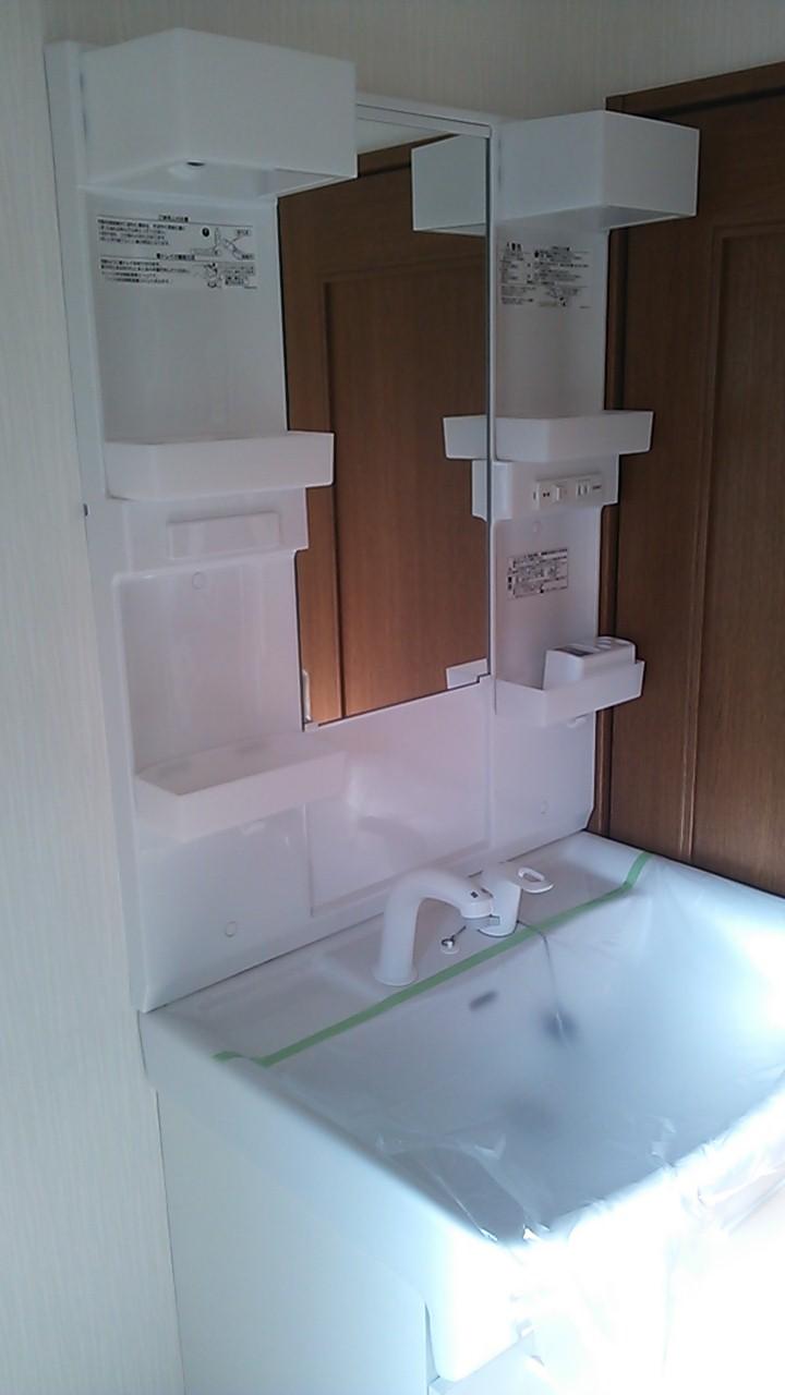 Wash basin, toilet. Indoor (11 May 2013) Shooting