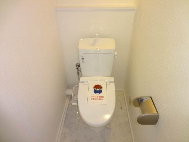 Toilet. toilet. Shower toilet ・ Pre-tank replacement. cross ・ CF Hakawa is settled.