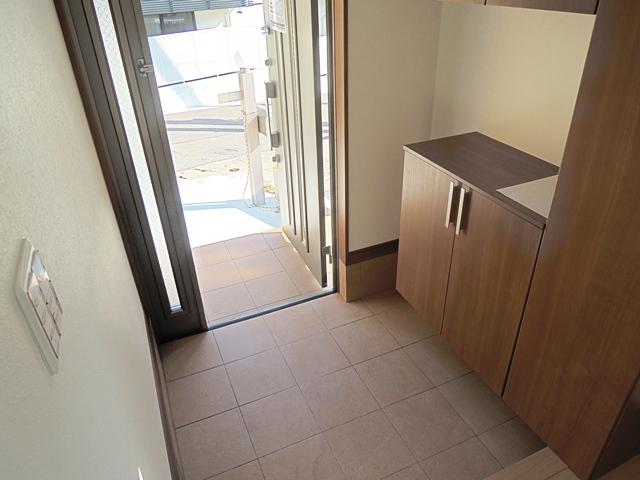 Entrance. Local (11 May 2013) Shooting