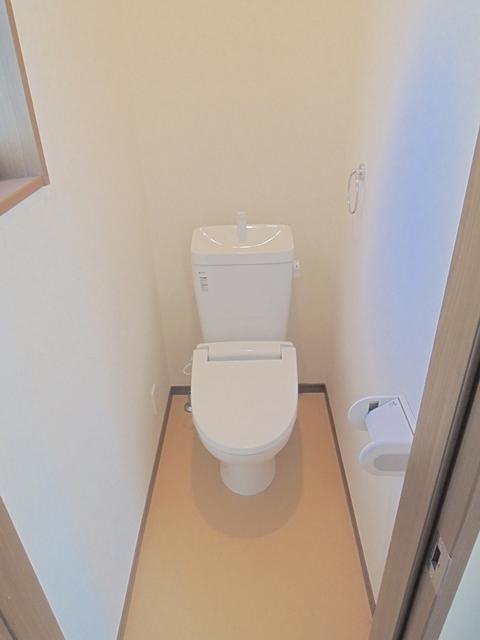 Toilet. Second floor toilet  Indoor (11 May 2013) Shooting