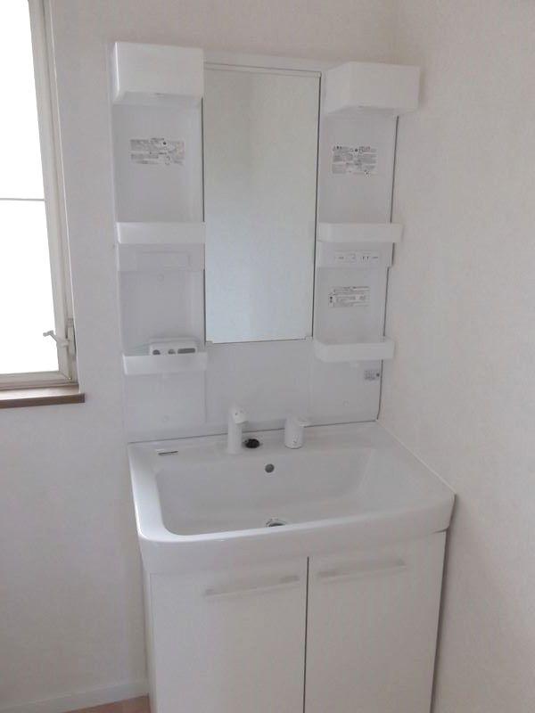 Wash basin, toilet. Vanity (December 2013) Shooting