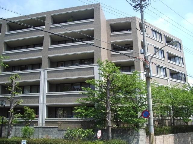 Local appearance photo. appearance. Preview at the current vacancy, please feel free to tell us. Sakura road to a quiet residential area.