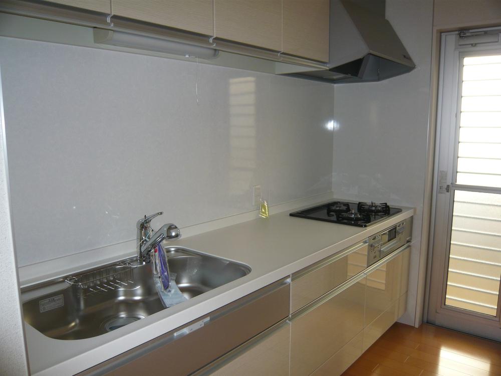 Same specifications photo (kitchen)