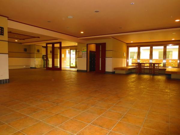 lobby. Wide lobby.