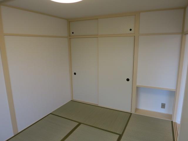 Other introspection. Japanese-style room 6 Closet Yes