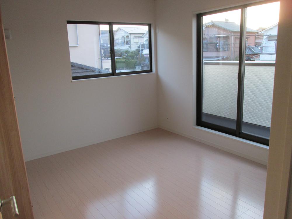 Same specifications photos (Other introspection)