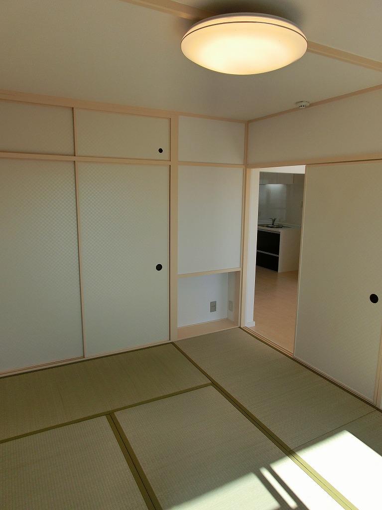 Other. Japanese-style room also bright