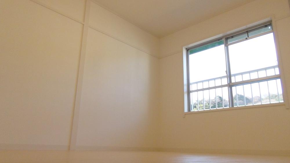Non-living room. 6 Pledge of Western-style Easy-to-use with storage!