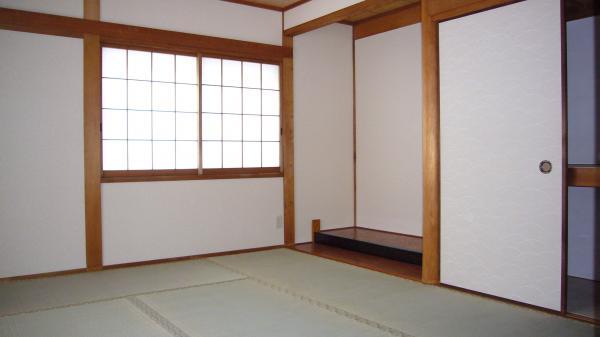 Non-living room. Japanese-style room 8 quires Alcove Yes tatami, There is Japanese-style room and the partition of the next in the bran Zhang Kawasumi bran