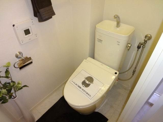 Toilet. toilet. tank ・ Shower toilet already replaced.