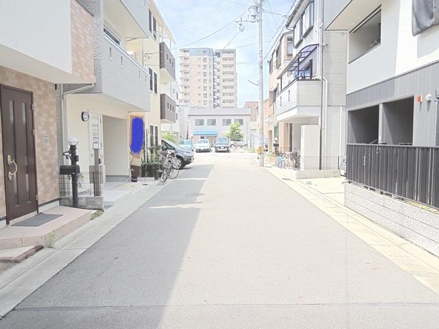 Local photos, including front road. Local (June 2013) Shooting (Width about 5.9m)