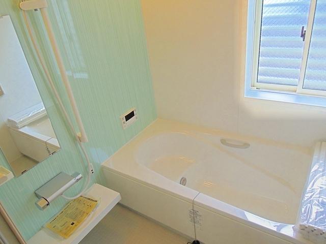 Bathroom. Indoor (11 May 2013) Shooting