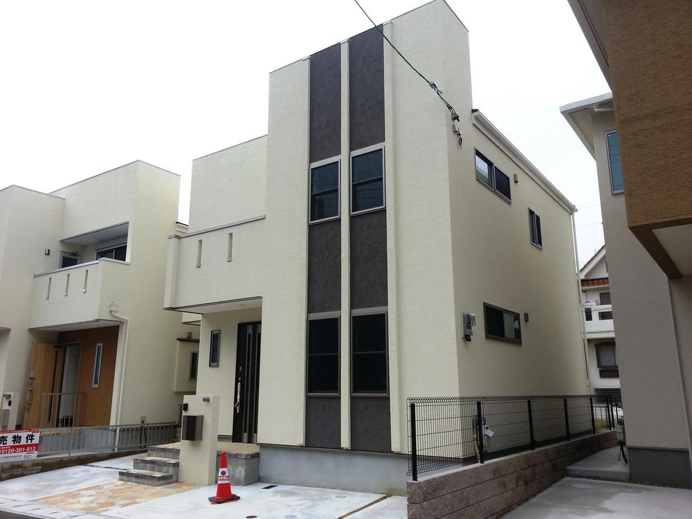 Local appearance photo. Local (10 May 2013) Shooting