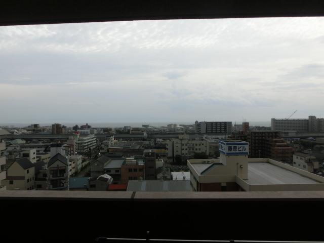View photos from the dwelling unit. View from the site (August 2013) Shooting Sea views. South. It is bright in the orientation