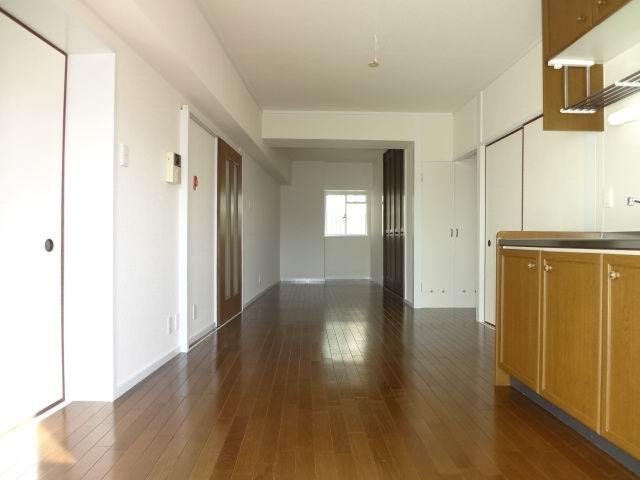 Living. living. LDK12.5 Pledge. Things input ・ Balcony. cross ・ Flooring Hakawa is settled.