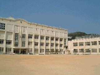 Primary school. Itayado until elementary school 830m