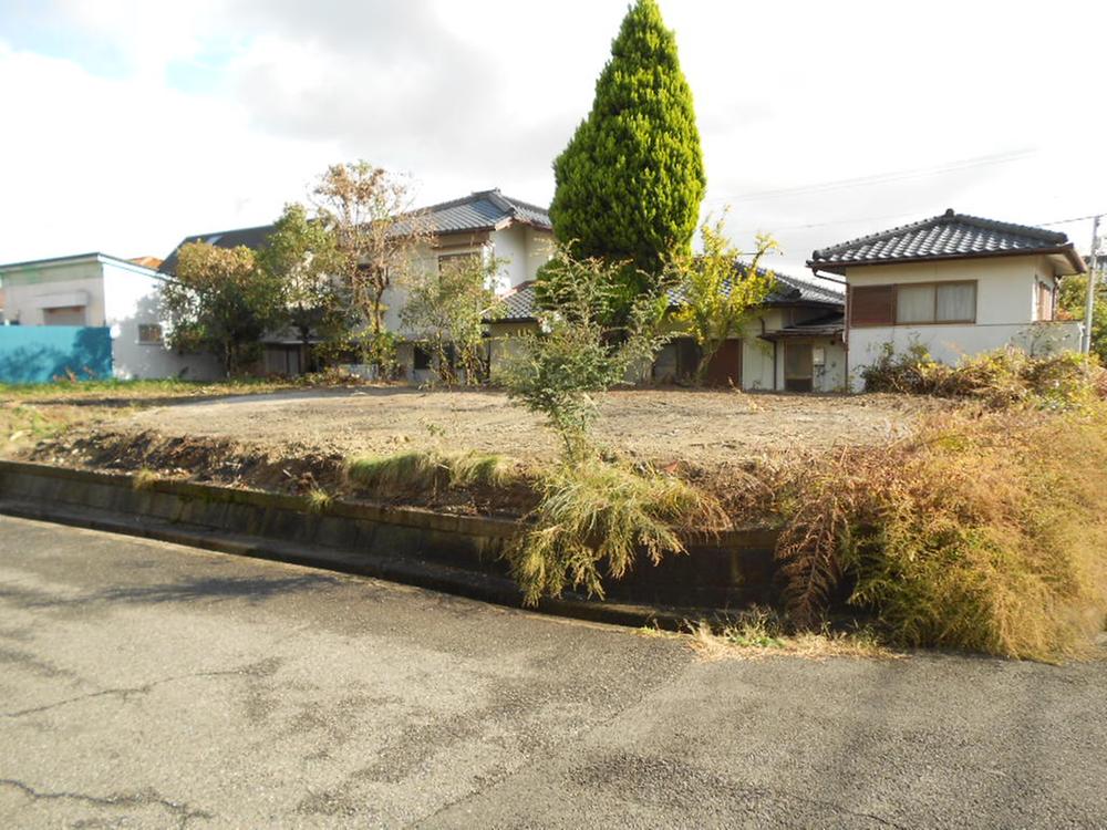 Local appearance photo. No. 1 destination