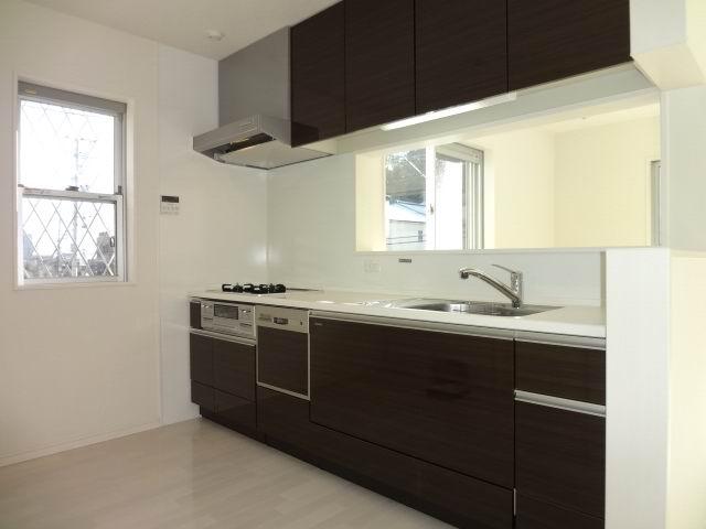 Kitchen. First floor kitchen. Dish washing dryer with system Kitchen. 