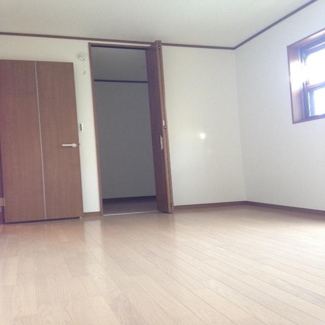 Non-living room. Walk-in closet is with a 1F Western part. 