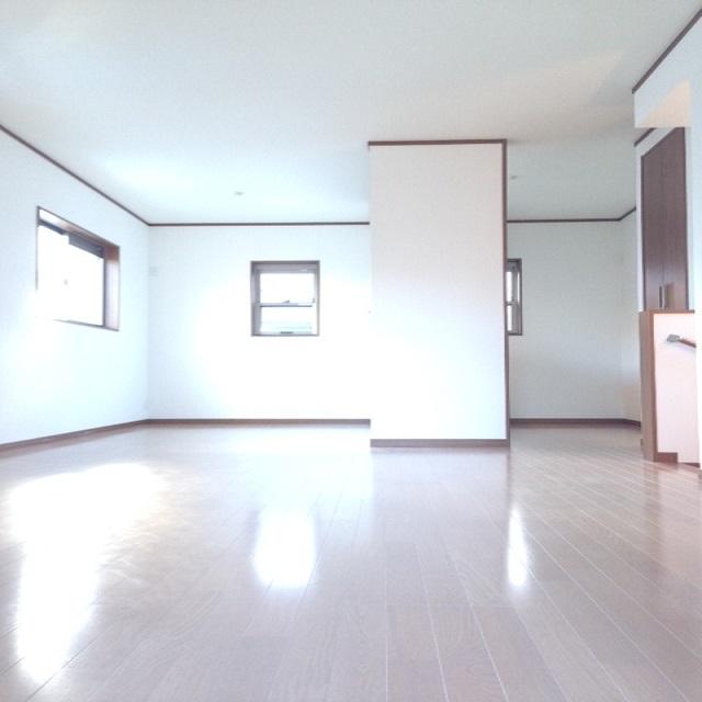 Living. Day good of living. 