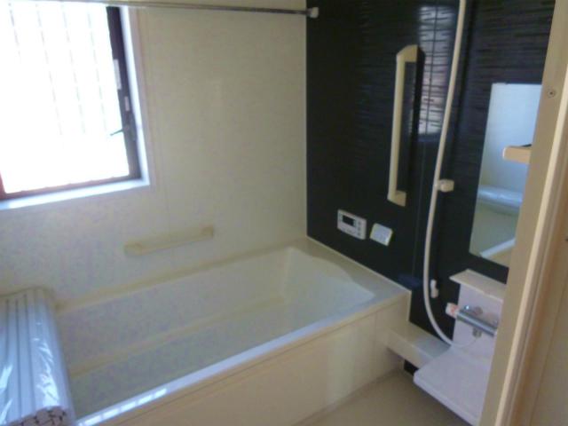 Same specifications photo (bathroom)