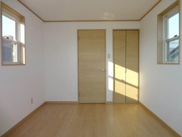 Non-living room. 3 Kaiyoshitsu 6 Pledge. balcony ・ With closet. Is yang This good at MinamiMuko. 