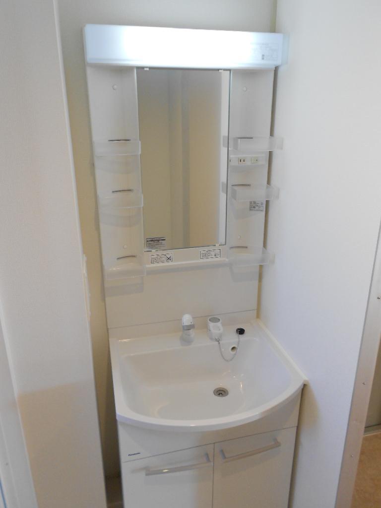 Wash basin, toilet