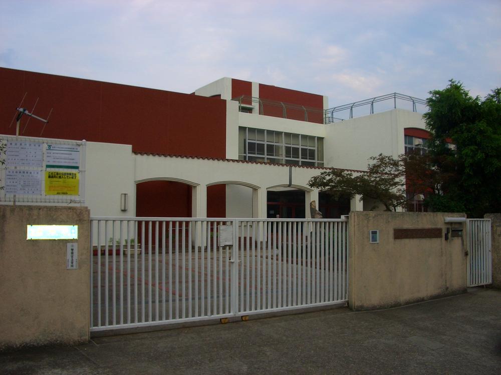 Primary school. 221m to Kobe Municipal Wakakusa Elementary School