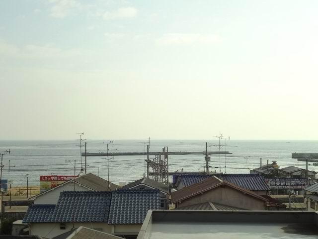 View photos from the dwelling unit. View from the balcony. Suma coast ・ You can see the sea.