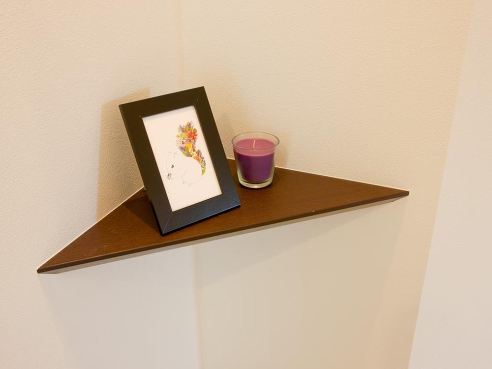 Receipt. Niche casual also on the second floor. 