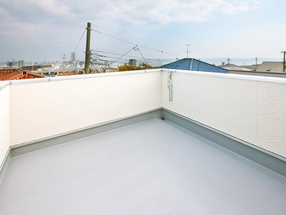 View photos from the dwelling unit. roof balcony  Also looks sea of ​​Suma! 