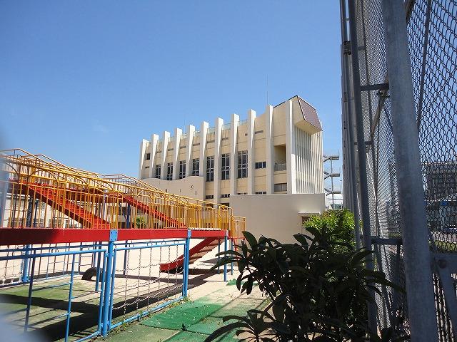 Primary school. 580m to Kobe Municipal Wakamiya Elementary School