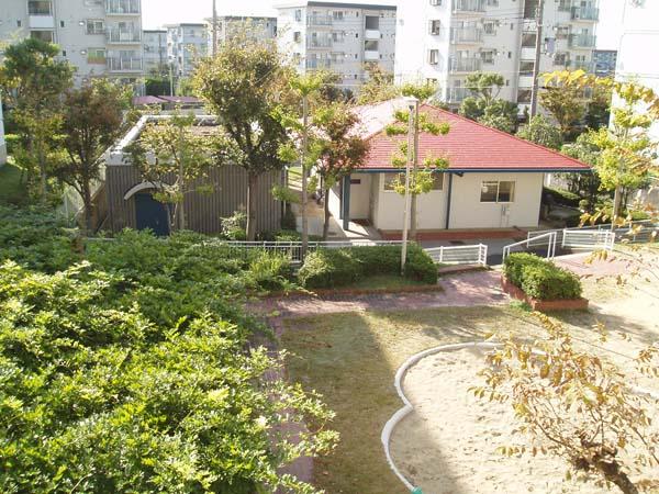 View photos from the dwelling unit. View from the site (August 2013) Shooting