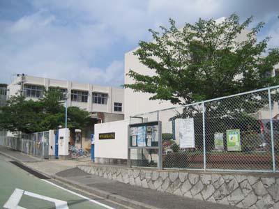 Primary school. Nishiwaki until elementary school 560m