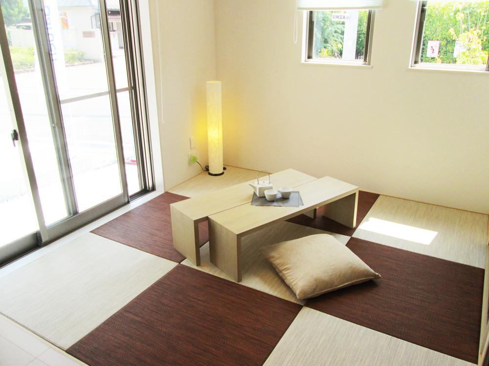 Same specifications photos (Other introspection). Relaxation of Japanese-style room. Since Tsuzukiai of all households living, You How many tatami will settle down for some reason. 