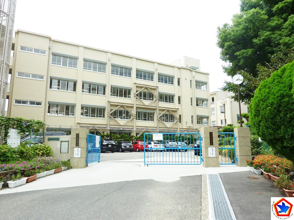 Primary school. 991m to Kobe Municipal Chiyogaoka Elementary School
