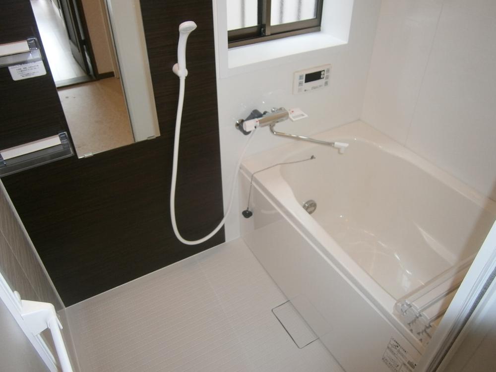Bathroom. Heisei bathroom unit bus had made in 25 years in October Of course automatic kettle, Reheating function with!