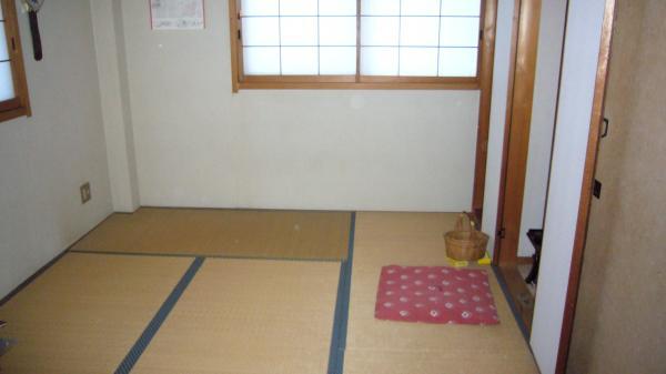 Non-living room. Second floor Japanese-style room 6 quires Buddhist family chapel, Alcove there