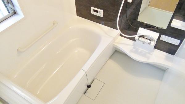 Same specifications photo (bathroom)