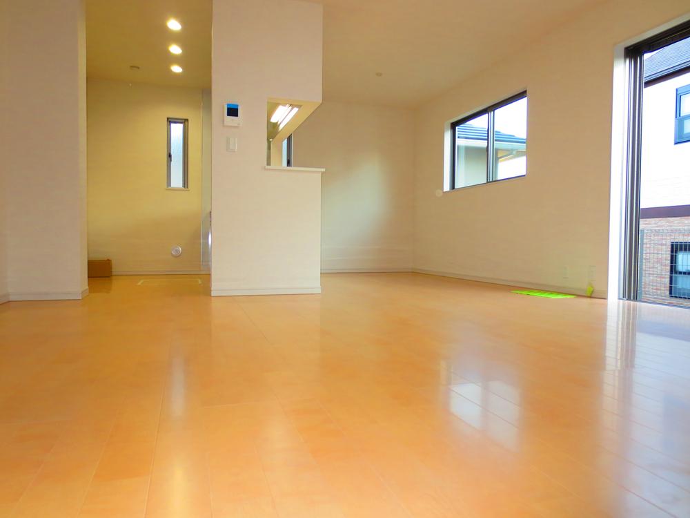 Living. Let the comfort of a spacious and bright living room.