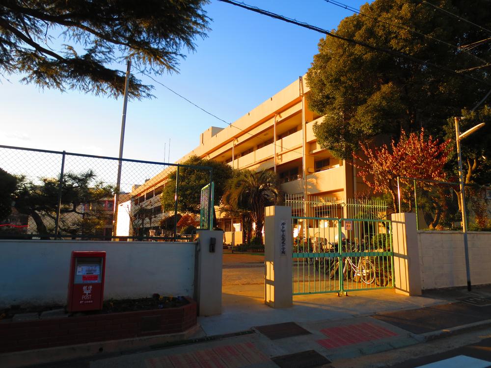 Other. Takamaru until elementary school 400m.