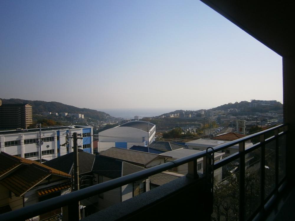 View photos from the dwelling unit. Indoor (11 May 2013) Shooting