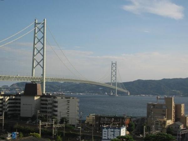 View photos from the dwelling unit. Akashi Kaikyo Bridge, Awaji Island, It is a sea views!